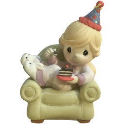 [101120] PRECIOUS-0-0-NIÑA CON TARTA